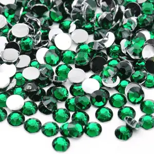 Emerald Resin Rhinestones Emerald Resin Rhinestones