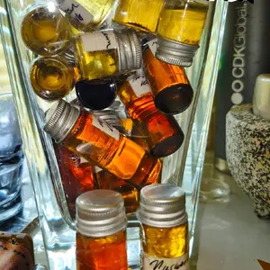 M wort  Anointing Oil — Pure VG Extract (16ml) Organic Homegrown Homemade.   Mugwort Anointing Oil — Pure VG Extract (16ml) The Gatekeeper of Dreams | Lunar Herb of the Witches | 3rd Eye Tuner This sacred 16ml extraction of M. wort (Artemisia vulgari