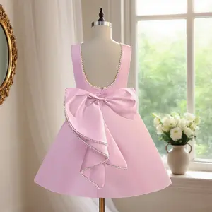 613 Girls white pearl dress U-shaped backless design elegant with unique design dress suitable for piano party party birthday gift