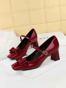 Stylish Bowknot Patent Leather Chunky Heel Mary Jane Shoes, European Fashion Mid-Heel Design with One Strap for Party Wear