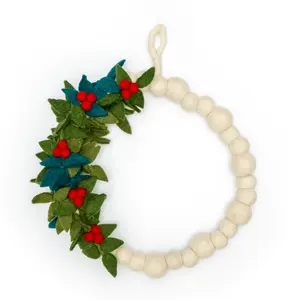 White Mistletoe Red Berry Wreath - RED