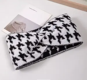 Rapid Sample Wholesale Wool Knitted Twisted Knotted Headband for Autumn Winter Warmth Comfort Durable Wool Snug Fit Stylish Hair Accessory