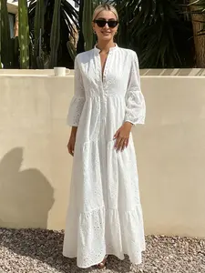 A women's white fashionable French flared sleeve dress with elegant French style, suitable for commuting to work, shopping and outdoor activities, indoor and outdoor dressing