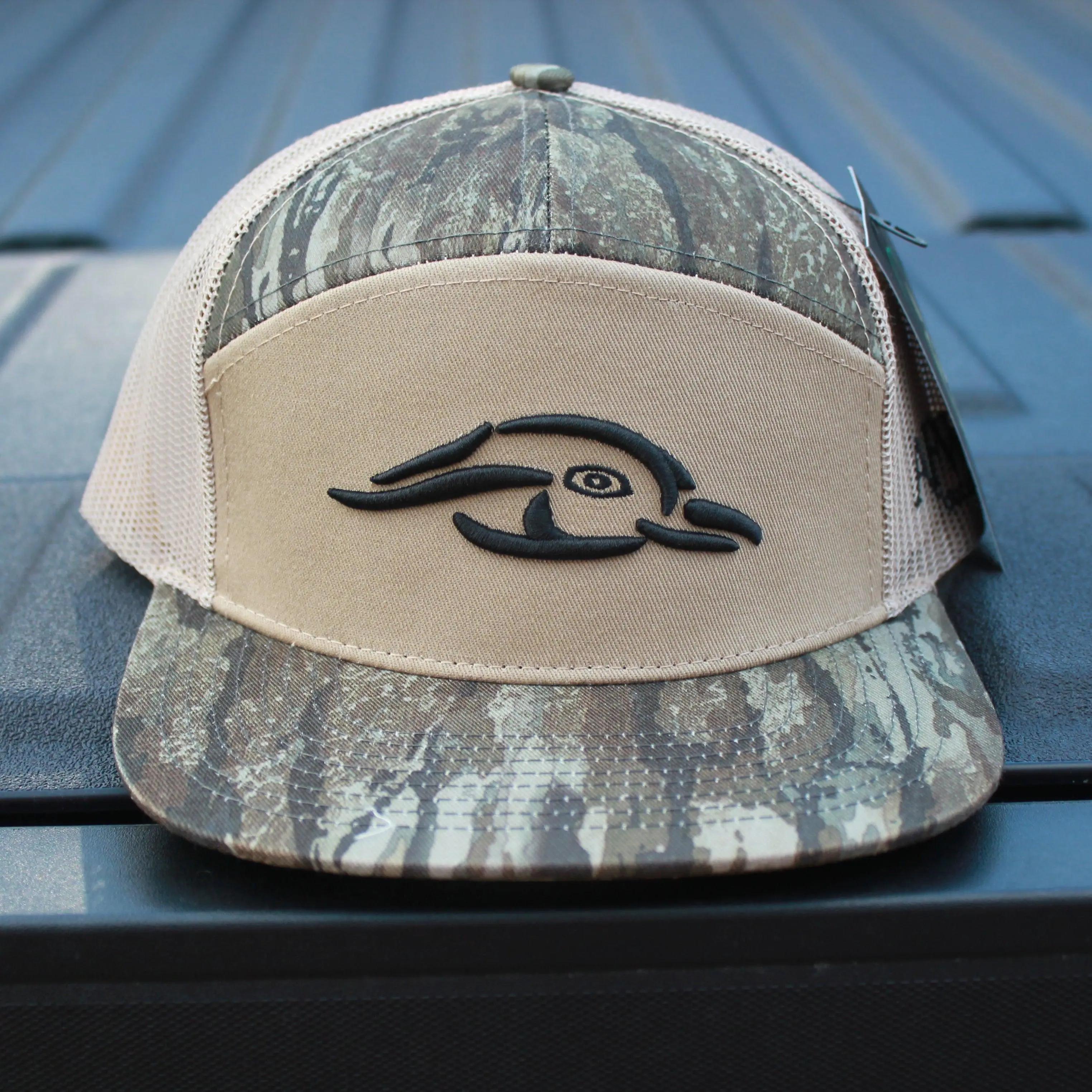 Realtree Legacy Camo 7-Panel Duck Logo Hat, Flat Bill, Camouflage Retro, Camping Style, Bird Mascot, Adjustable Expandable Fashion Accessory, Flat Bill Hats, Camouflage Retro Hats