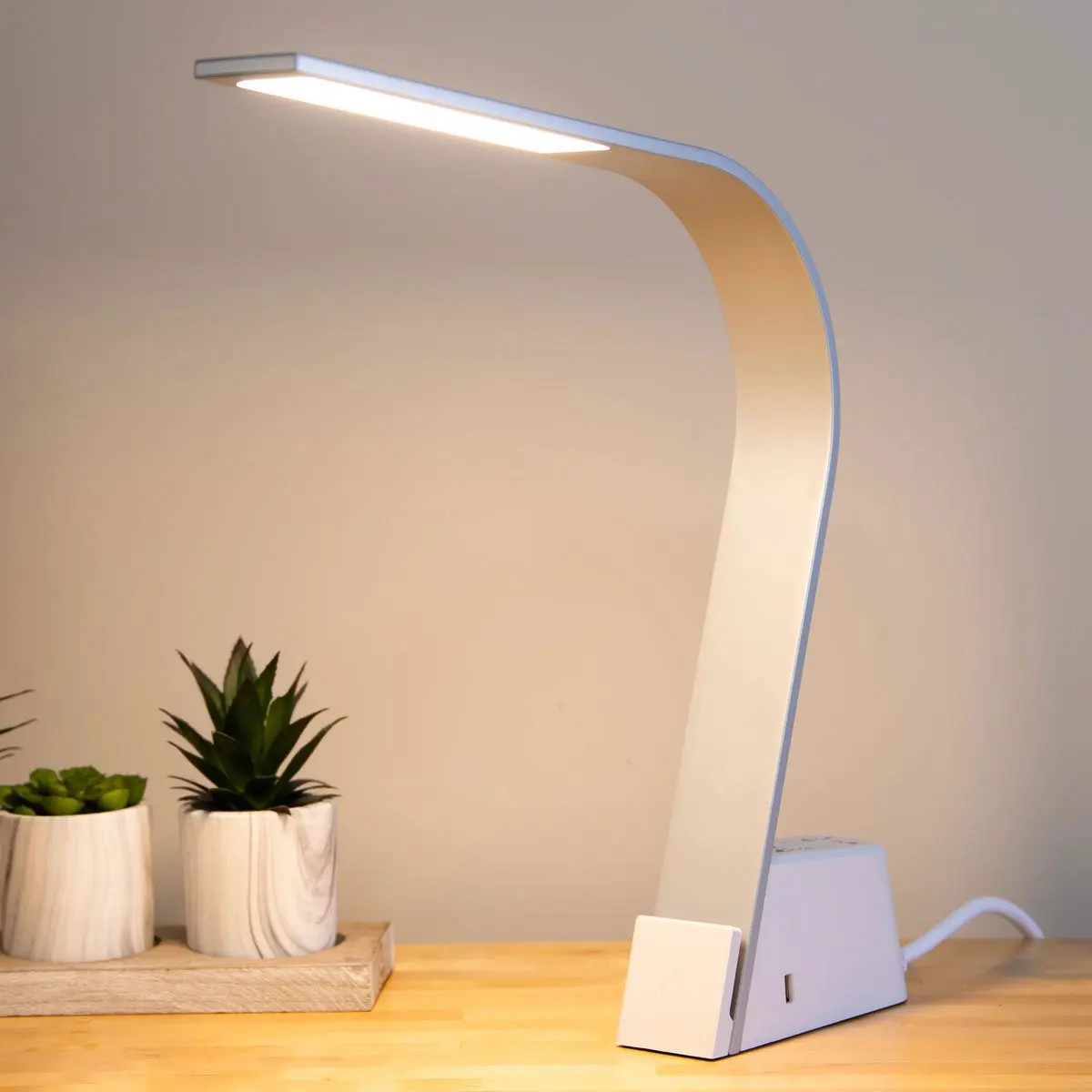 Brooklyn AC LED Task Light Brooklyn AC LED Task Light