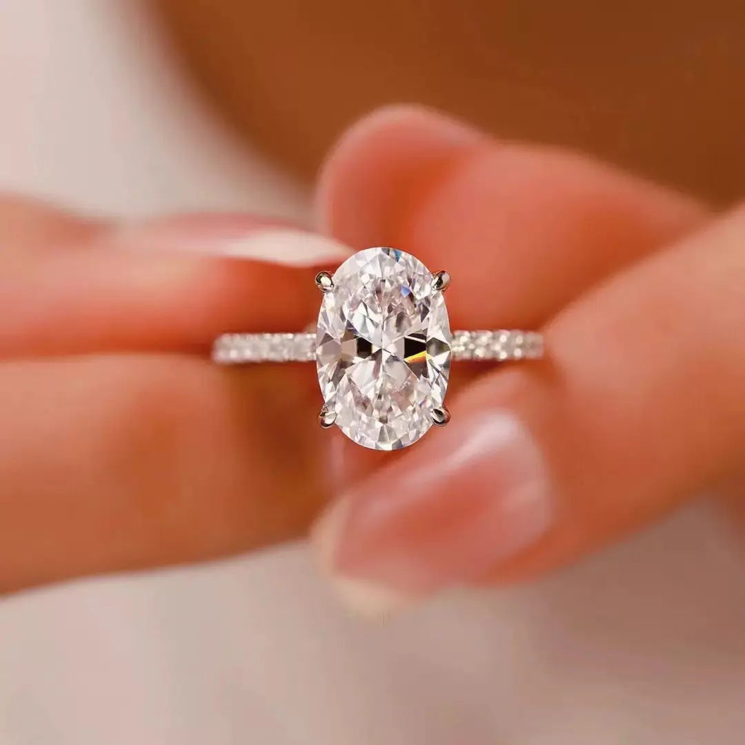 Women's Oval Brilliant Cut Moissanite Engagement Ring - Sparkling Solitaire with Pavé Metal Coating Band, Bridal Jewelry, Anniversary Gift, Dainty Minimalist Affordable Luxury Ring