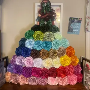 100 Premade Ribbon Rose Petals for Making Eternal Bouquets / petalos de liston para flores eternas 100 Pack Pre-fabricated ribbon Rose petals to make Eternal Roses Pétalos de listón satinado Decor Decorative