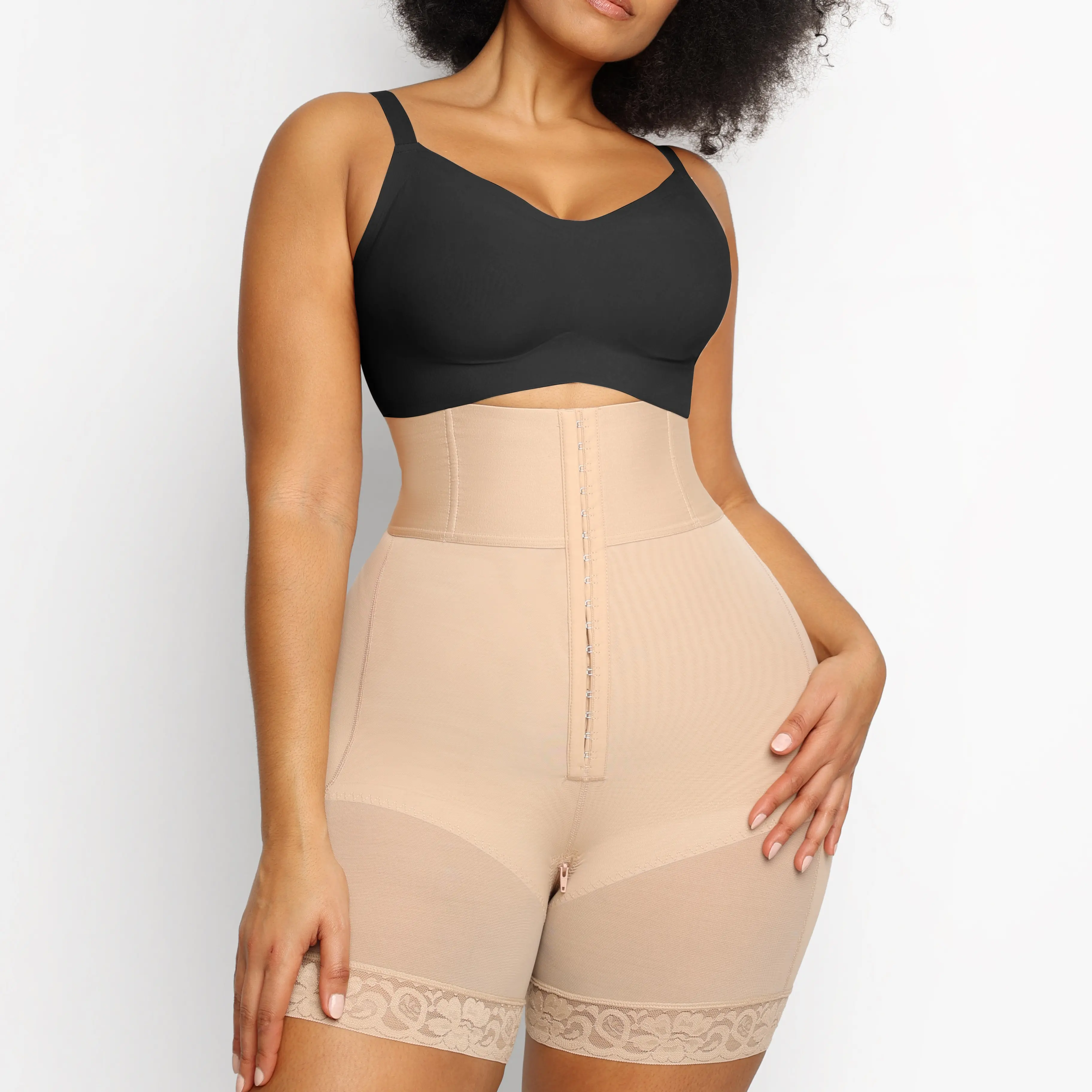 Hook and eye-front Shorts - Beige