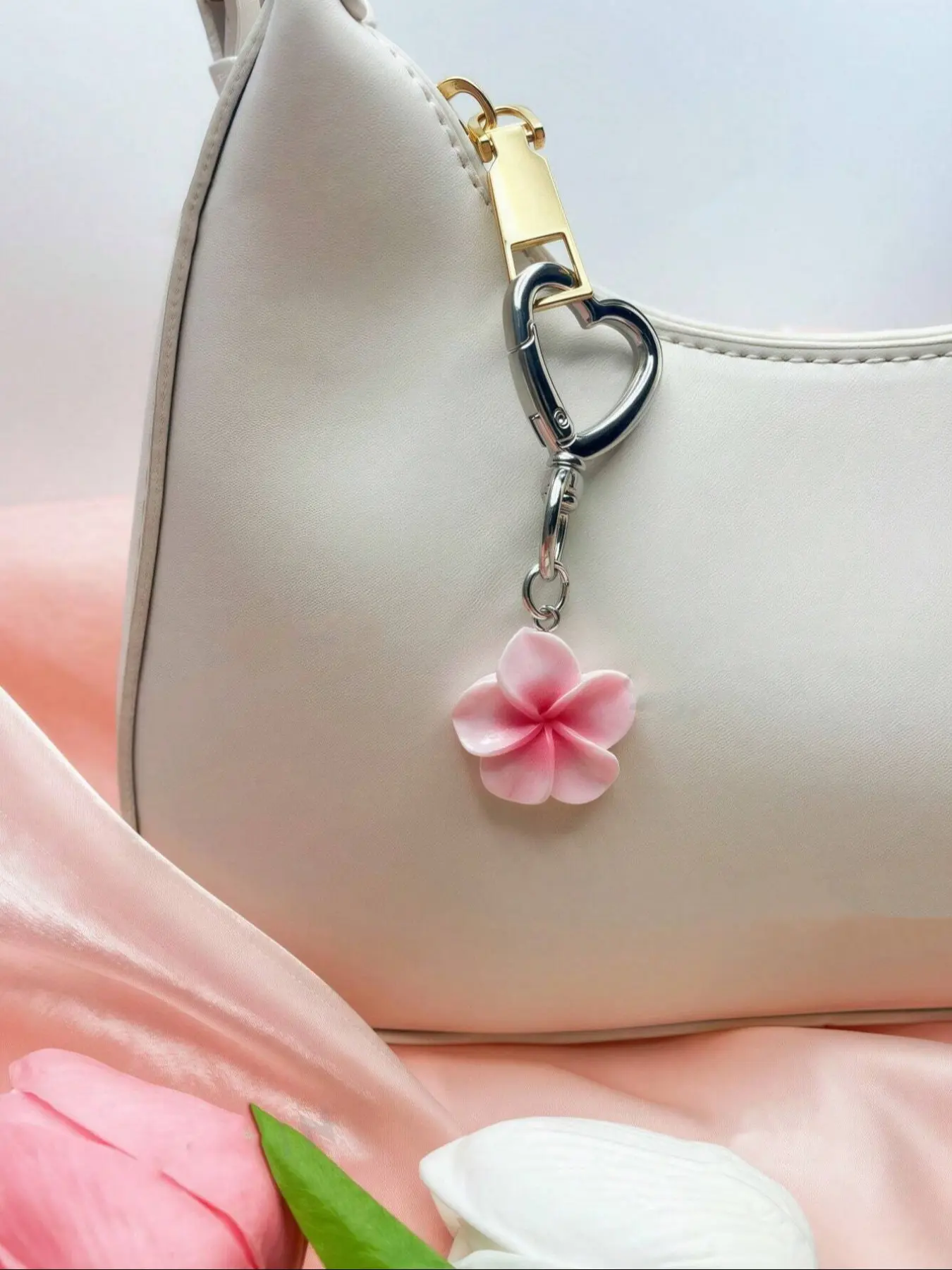 Elegant Floral Keychain for Women, Egg Flower Design, Summer Bag Charm Accessory, Perfect Gift for Weddings
