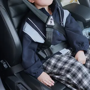 Baby Car Seat Safety Strap Adjuster, Belt, Neck and Chin Protection, Triangle Setting, Prevents Choking, Child Safety Accessory, Car Seat Attachment