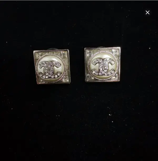 Pre-owned Chanel White "Sugar Cube" Rhinestone Stud Earrings（SZS 04045）