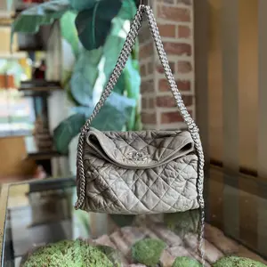 Pre-owned CHANEL leather Shoulder Bags Chain Around Gray Quilted Washed Lambskin Hobo Bag