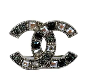 Pre-owned Chanel Crystal Brooch CH1051
