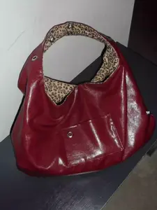 Small niche high-end retro elegant atmosphere vintage shoulder bag, leopard print interior and front pocket design, fashionable and simple style practical texture armpit bag, can accommodate mobile phones, lipstick