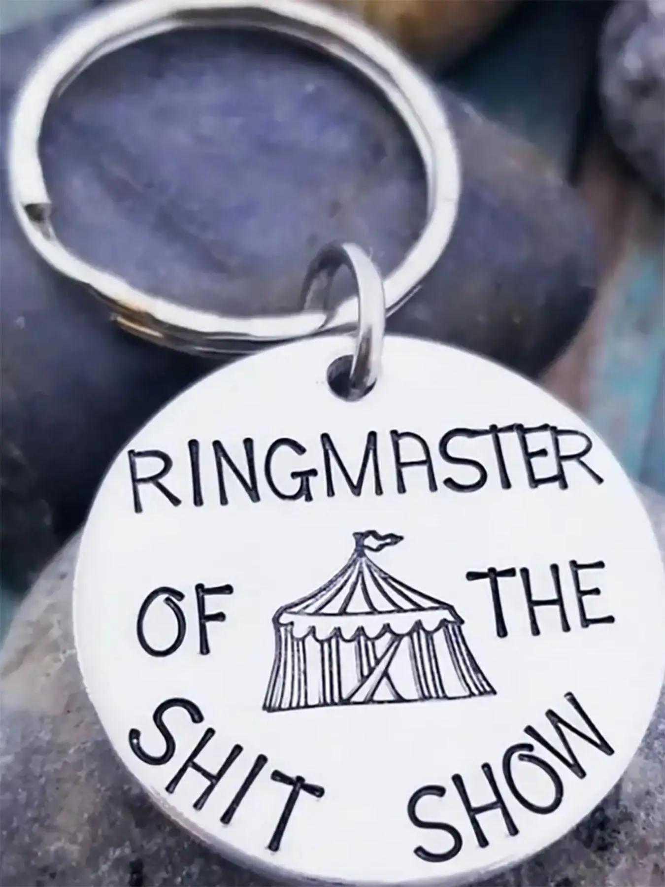 Creative Fashion Letter Pattern Slogan Metal Keychain, Round Shaped Stainless Steel Keychain for Bag Car Men & Women, Trendy All-match & Exquisite Key