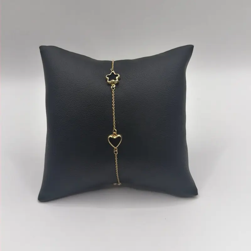 Beautiful heart and star bracelet in 10k Gold