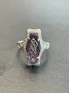 Vintage Resin Geometric Coffin Ring for Men and Women, Gothic Punk Style, Creative Party Jewelry, Unique Design Ring, Vintage Embossed Ring