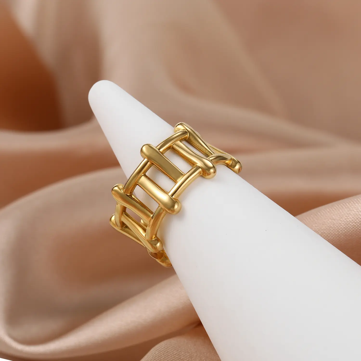 Edgy Gold Ladder Costume Ring - Adjustable Fit, Chunky Hip-Hop Style, Ideal Gift for Bestie