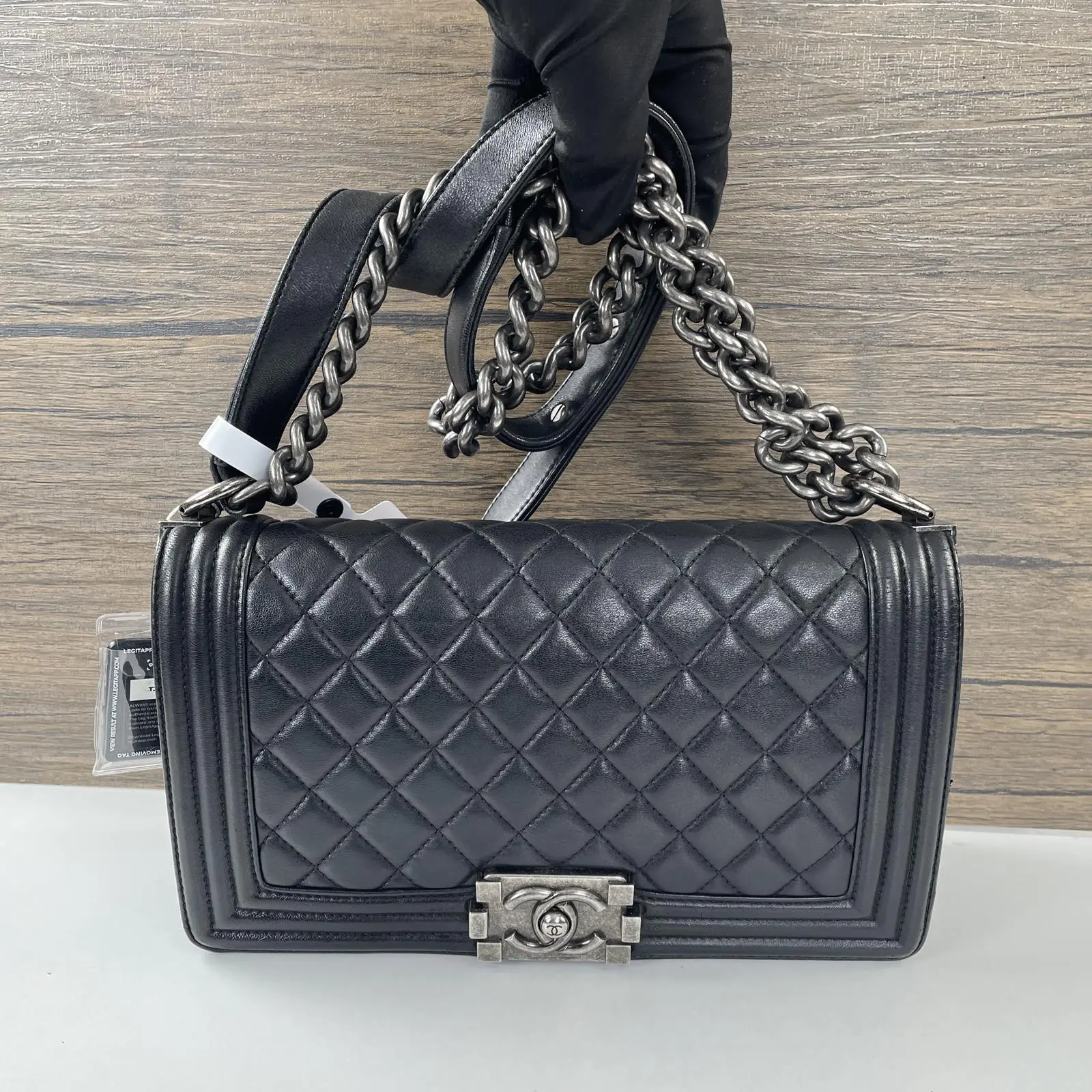 Pre-owned CHANEL leather Shoulder Bags Le Boy medium black diamond glossy cowhide distressed silver buckle++charm+++