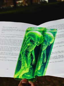 Alien Bookmark – Handmade UFO Bookmark, Sci-Fi Page Marker, Extraterrestrial Gift, Cosmic Book Lover Accessory, Alien Fan Gift for Reading