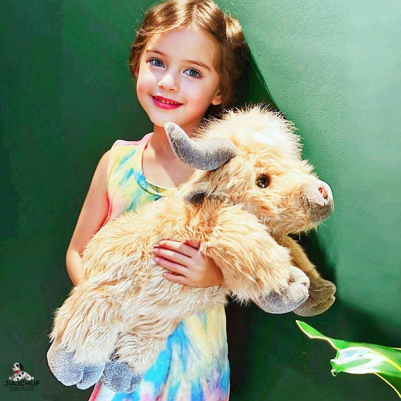 Highland Cow Plush Toy, Weightless Highland Cow Stuffed Animal, Cute Cow Design, Soft Stuffed, Comfortable Teddy Bear for Kids and Adults, Surprise Gift for Grandchildren