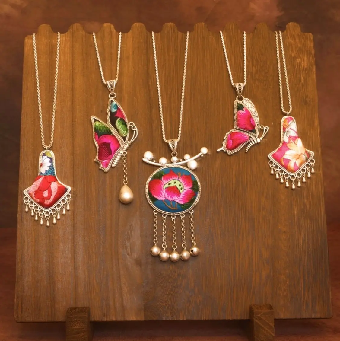 Live Reveal Hand-embroidered Necklace - Ethnic Hmong Crafted Vintage Silver-plated Bronze