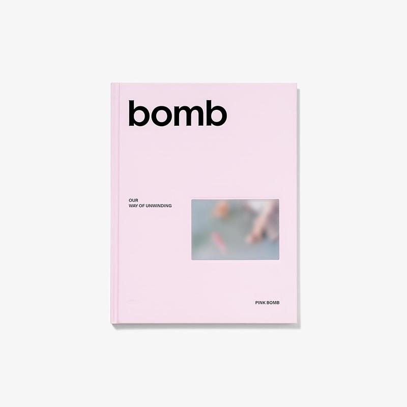 Illit Third Mini Album Card Collection Set, Bomb Version Photo Book + Special Extra Photo Cards, K-Pop Collectible Memorabilia