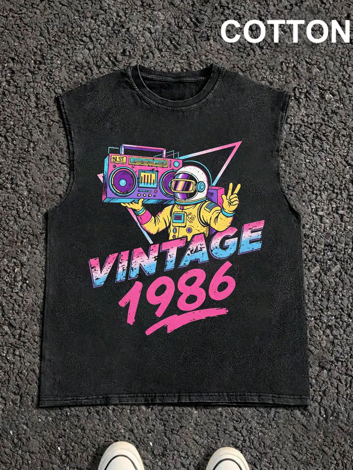 1 PCS Unisex Retro Astronaut Boombox Sleeveless Tank Top, Soft Breathable Pure‑Cotton Summer Vest, Vintage 1986 Neon Color Graphic Print, Loose‑Fit Y2K 80s Aesthetic Sleeveless Shirt, Hip‑Hop Casual Street‑Style Tank Tee