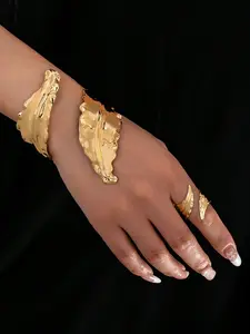 Exaggerated Luxury Textured Asymmetric Heavy Metal Leaf Bracelet & Ring Set, Elegant Fashion Accessory for Women, Perfect for Daily Party Date Wear