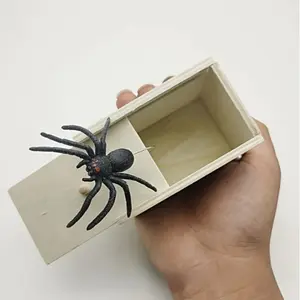 Halloween Spider Box Surprise Gift, Fake Insect Prank Toy, Perfect for Halloween Christmas Graduation Gifts, Fun Party Decoration