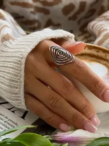 Hollow spiral stainless steel ring, featuring a minimalist yet elegant and luxurious design, is the perfect gift for women, suitable for daily wear, vacations, and festive occasions