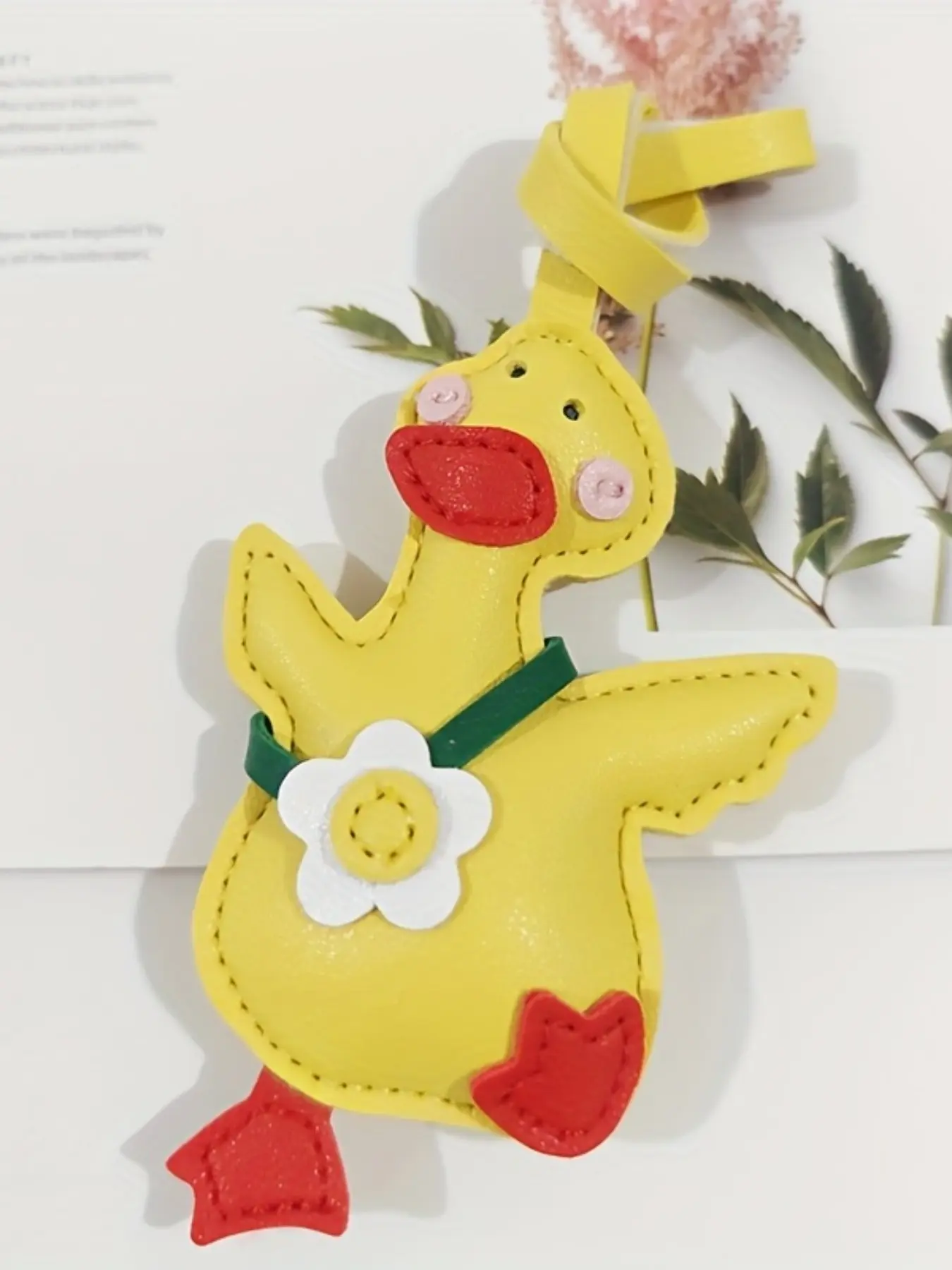 Cute Cartoon Duck Keychain, Adorable Small Duck Bag Charm, Car Key Ring Accessory, Fun and Stylish Pendant for Daily Use, Car Key Chains, Keychain Accessories