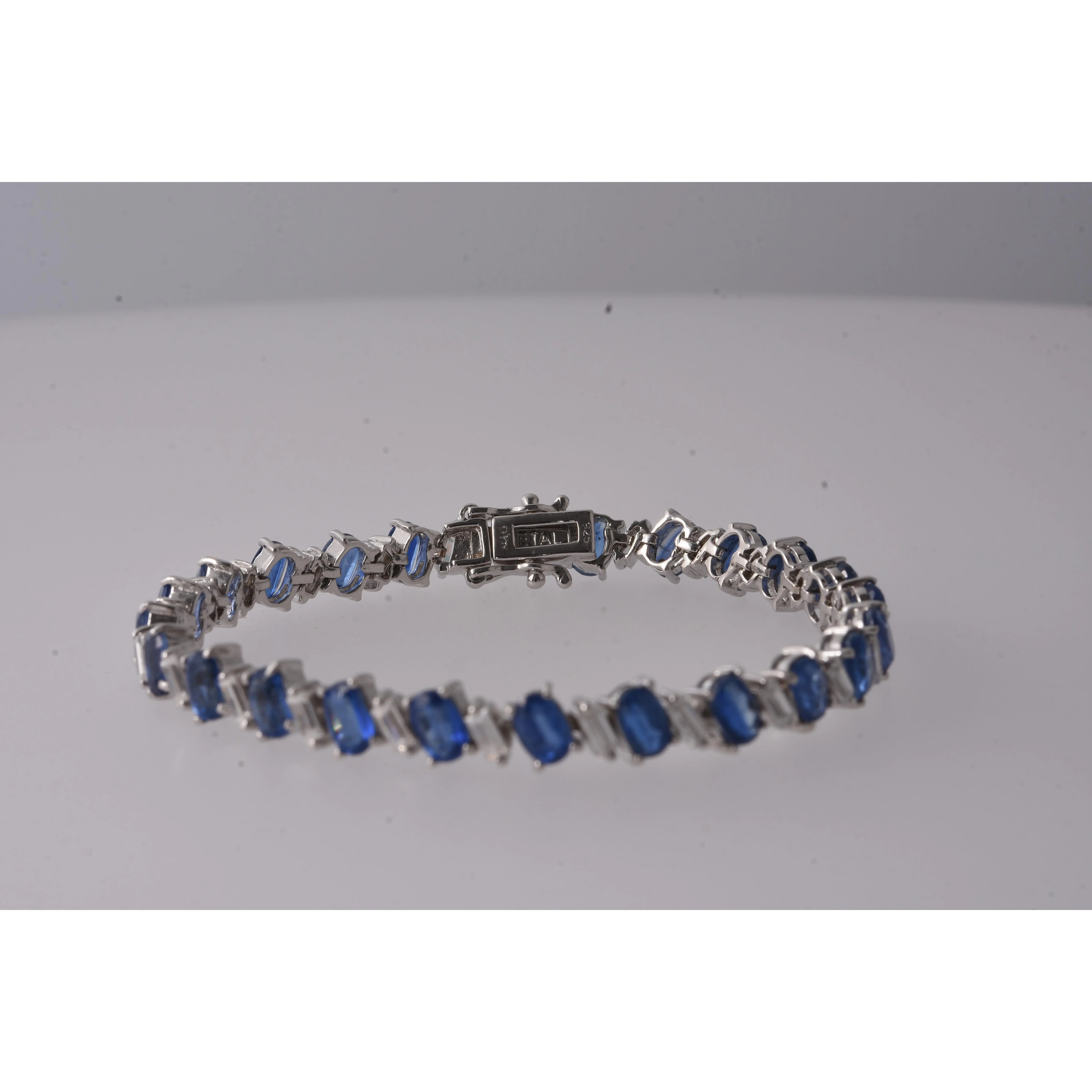 Epic Deal D'Joy Premium Kashmir Kyanite, Moissanite Bracelet in Rhodium Over Sterling Silver (6.50 In) 18.75 ctw