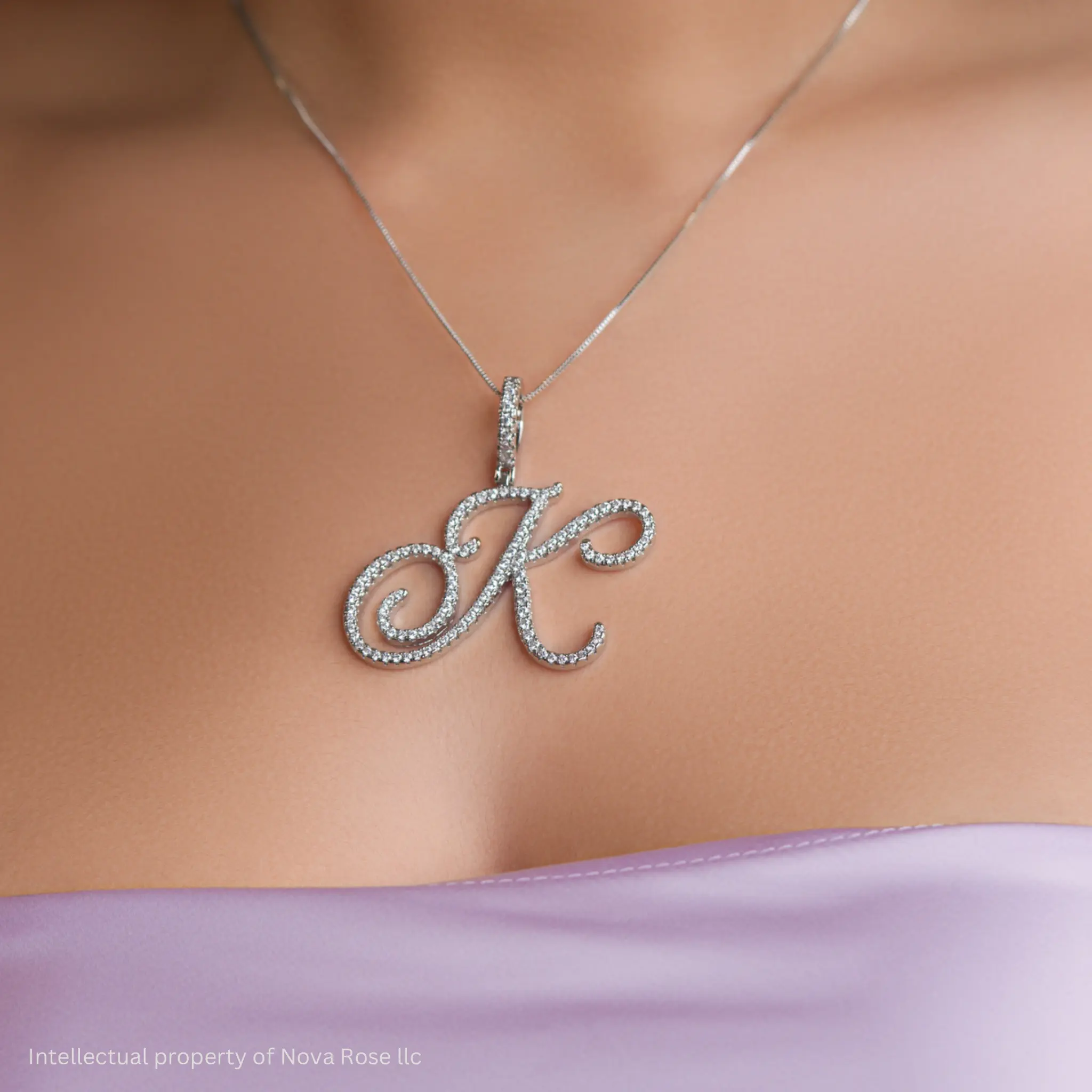Exquisite and unique necklace, a gift for my girlfriend, birthday present, fashionable, elegant, beautiful. Very attractive