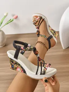 Summer Boho Style Sandals for Women, Floral Thick Sole Wedge Heel, Beaded T-Strap Design, Long Leg Look, Trendy Fashion Shoes