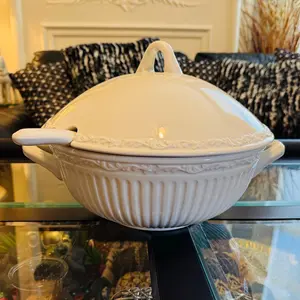 Rustic White Embossed Stoneware Tureen & Ladle – Mikasa Italian Countryside CE031/276 – Elegant Covered Soup Casserole Dish, 12″ x 9.5″