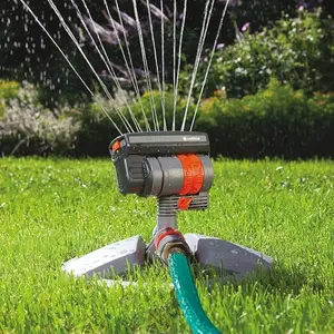 Tower automatic oscillating sprinkler, rotates to irrigate without blind spots, maintains concrete floors at construction sites, strong water flow that resists pipe cracking, large-area spraying tool for gardening and landscaping