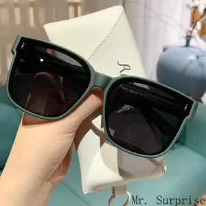 Polarized Overlay Sunglasses Unisex, Wear Over Myopia Glasses, 2-in-1 Fashion Shades, Anti-Glare Driving Sunglasses Drop Shipping Available