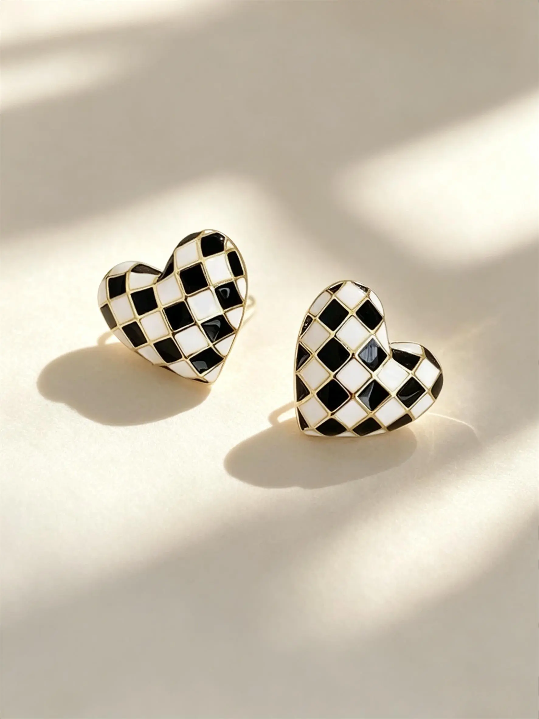 Women's Fashion Heart-Shaped Checkerboard Enamel Stud Earrings - Alloy Steel, All-Match Daily Wear & Gifting Accessories for Women, Earrings For Women