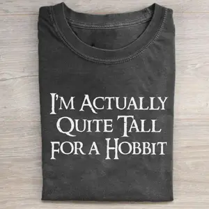 Men's Fitted Round Neck Short-Sleeve Menswear T-Shirt - JRR Tolkien Vintage "I'm Actually Quite Tall for a Hobbit" Graphic Ver 2, The Lord of The Rings Casual Black Top, Tshirt