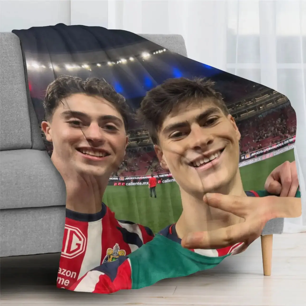 Brian Gutierrez Armando Gonzalez Soccer Player Stadium Selfie Throw Blanket, Football Teammate Fan Photo Graphic Soft Cozy Plush Bed Blanket, Lightweight Warm Blankets for Bedroom Decor, Couch Sofa Living Room, Birthday Gifts for Soccer Fans