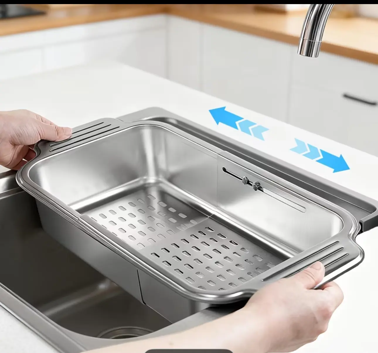 Stainless Steel Rustproof Adjustable Telescopic Over-Sink Colander Basket - 8.2"-13.7" Fine Mesh Strainer with Mesh Structure, Easy-Clean Space-Saving Sink Design for Home Kitchens, Rinsing Rice and Ingredients, Fruit Vegetable Washing