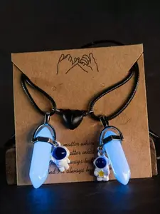 2 Piece Glow-In-The-Dark Hexagonal Pendant Necklace Set, Luminous Couple Necklace, Magnetic Heart Charm Space Theme Couple Jewelry, Unisex Astronaut Geometric Design