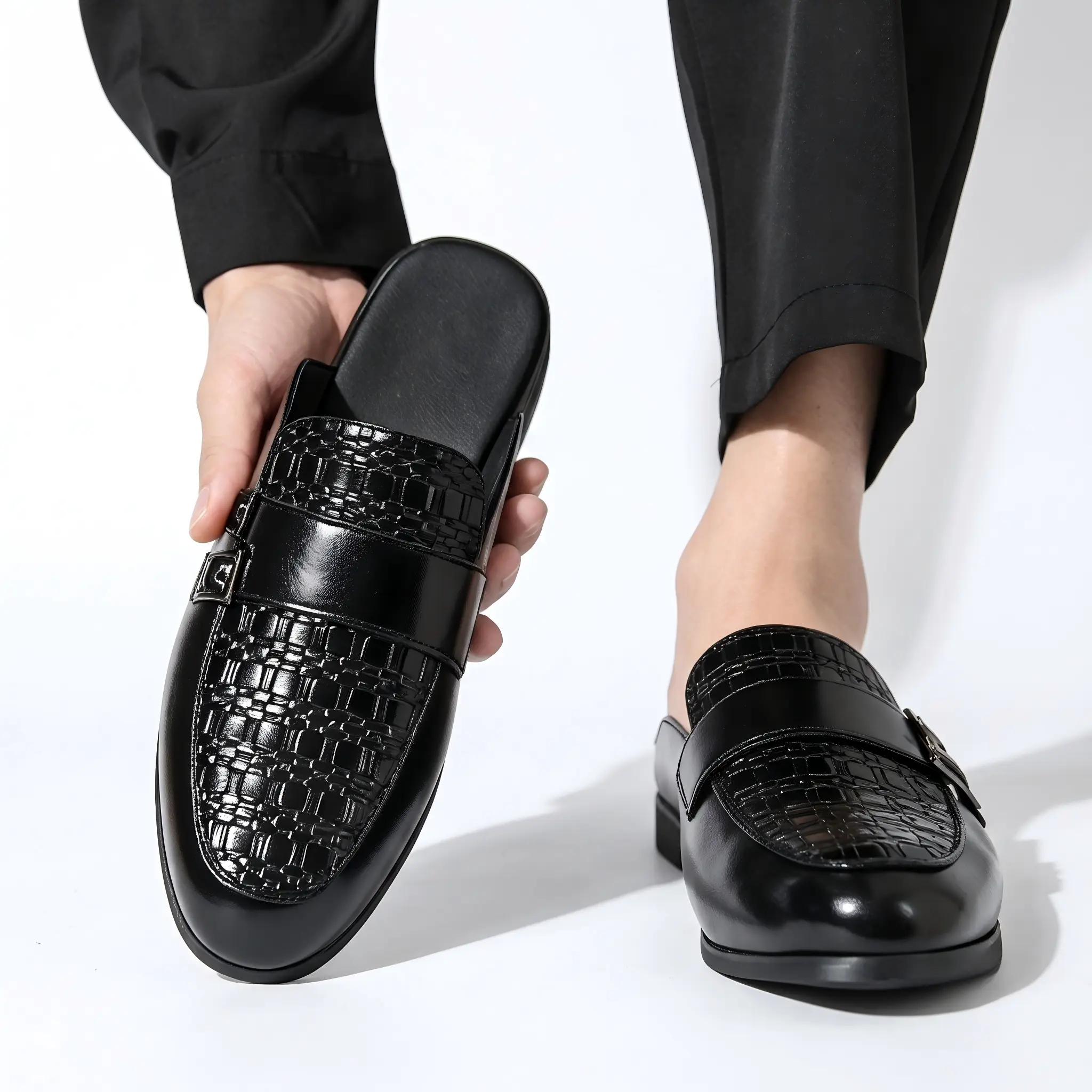 Men's black crocodile-embossed leather driving loafers — luxurious texture, slip-on design, suitable for business and vacations.