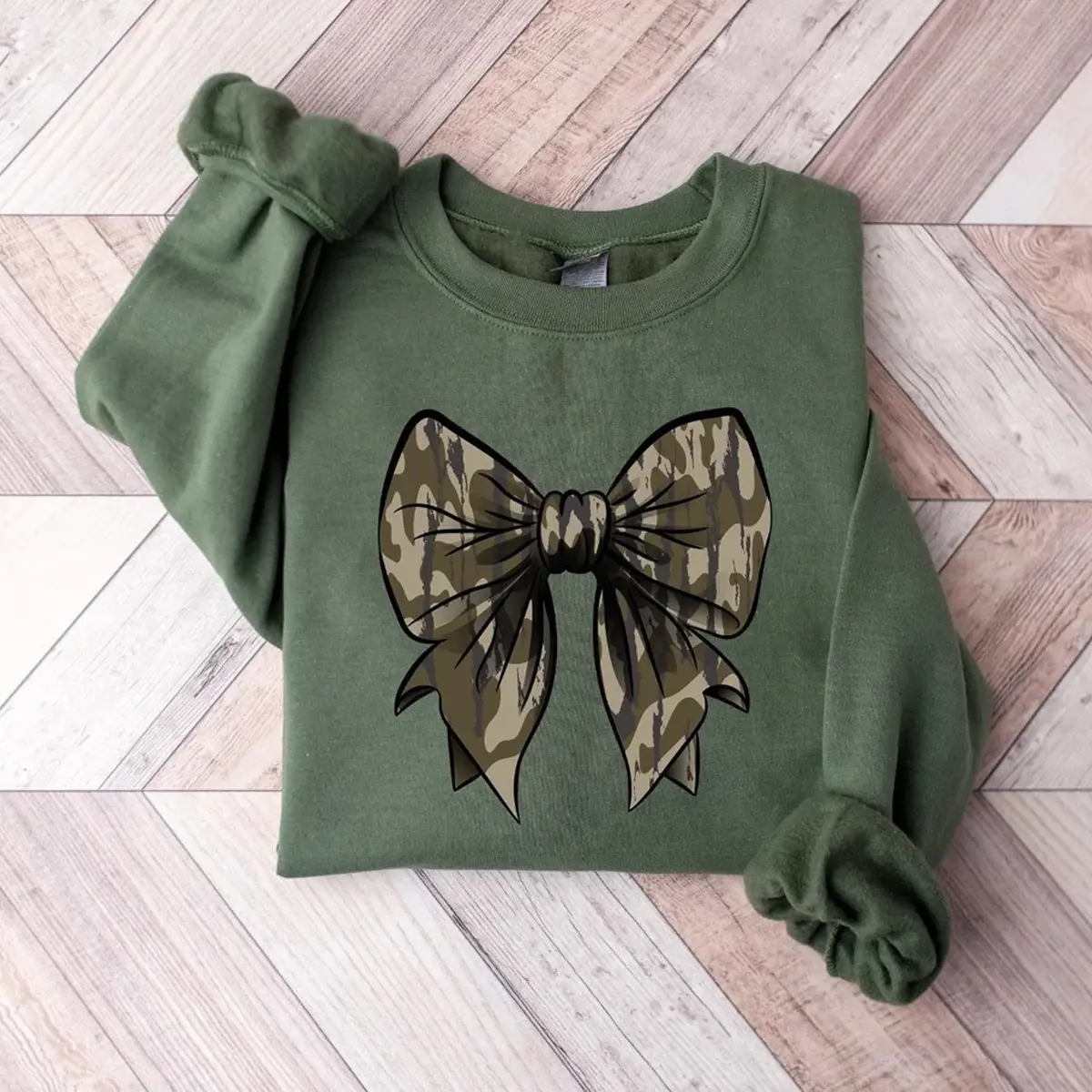 Camo Bow Sweatshirt, Camo Coquette Bow Shirt, Duck Hunting Shirt, Old School Camo Shirt, Fall Shirt, Women's Camouflage Bow Shirt, Camo Shirt