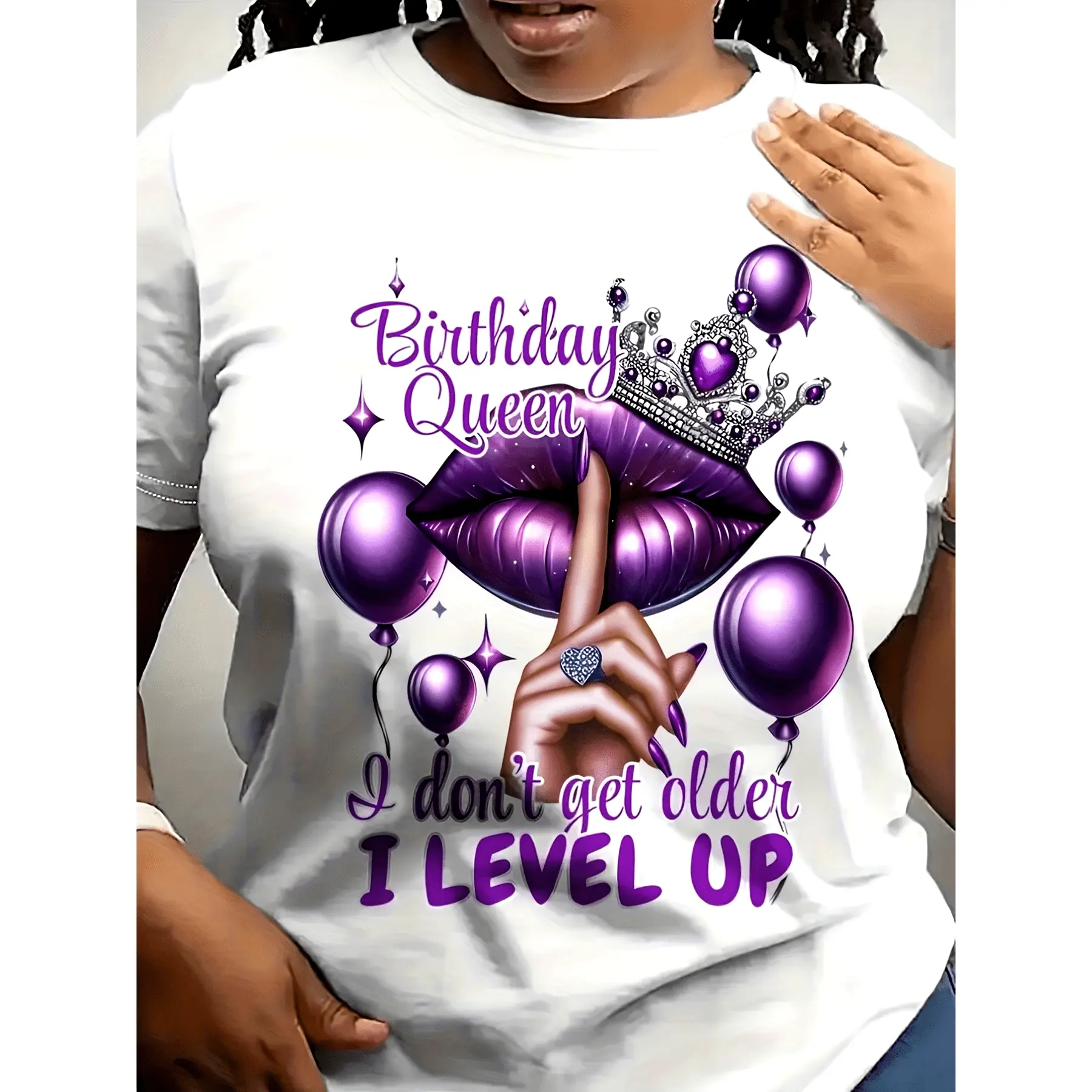 Lady's Funny Birthday Queen Short Sleeve Round Neck T-Shirt - Bold Message Slogan "I Don't Get Older I Level Up", Crown & Lip Print, Loose Fit, Stretchy Medium Fabric, Machine Washable Casual Top for Casual Attire, Birthday Parties