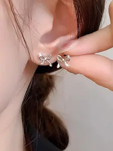 Fashionable bow earrings, suitable for daily wear, vacation dates, and other occasions, are also a surprising and exquisite small gift.
