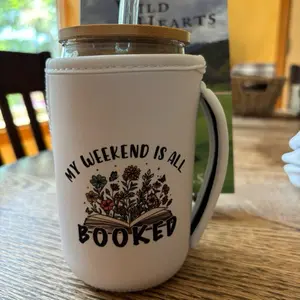 Insulated drink sleeve with glass tumbler/straw with brush for hot or cold drinks with a drink choice
