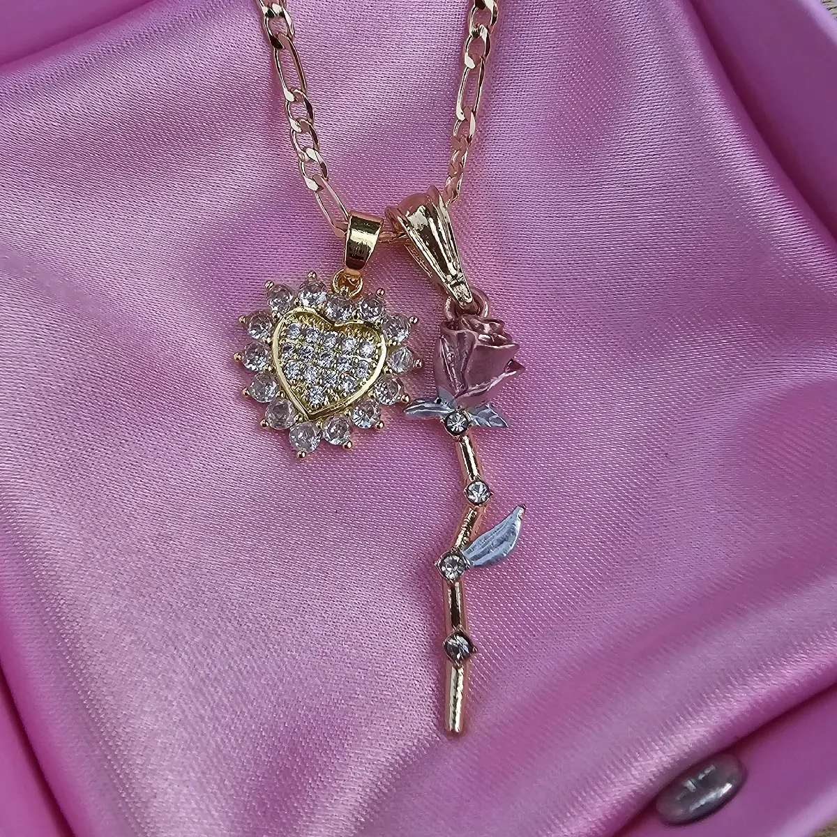Corazon con rosa en color Rosa Necklace pendant