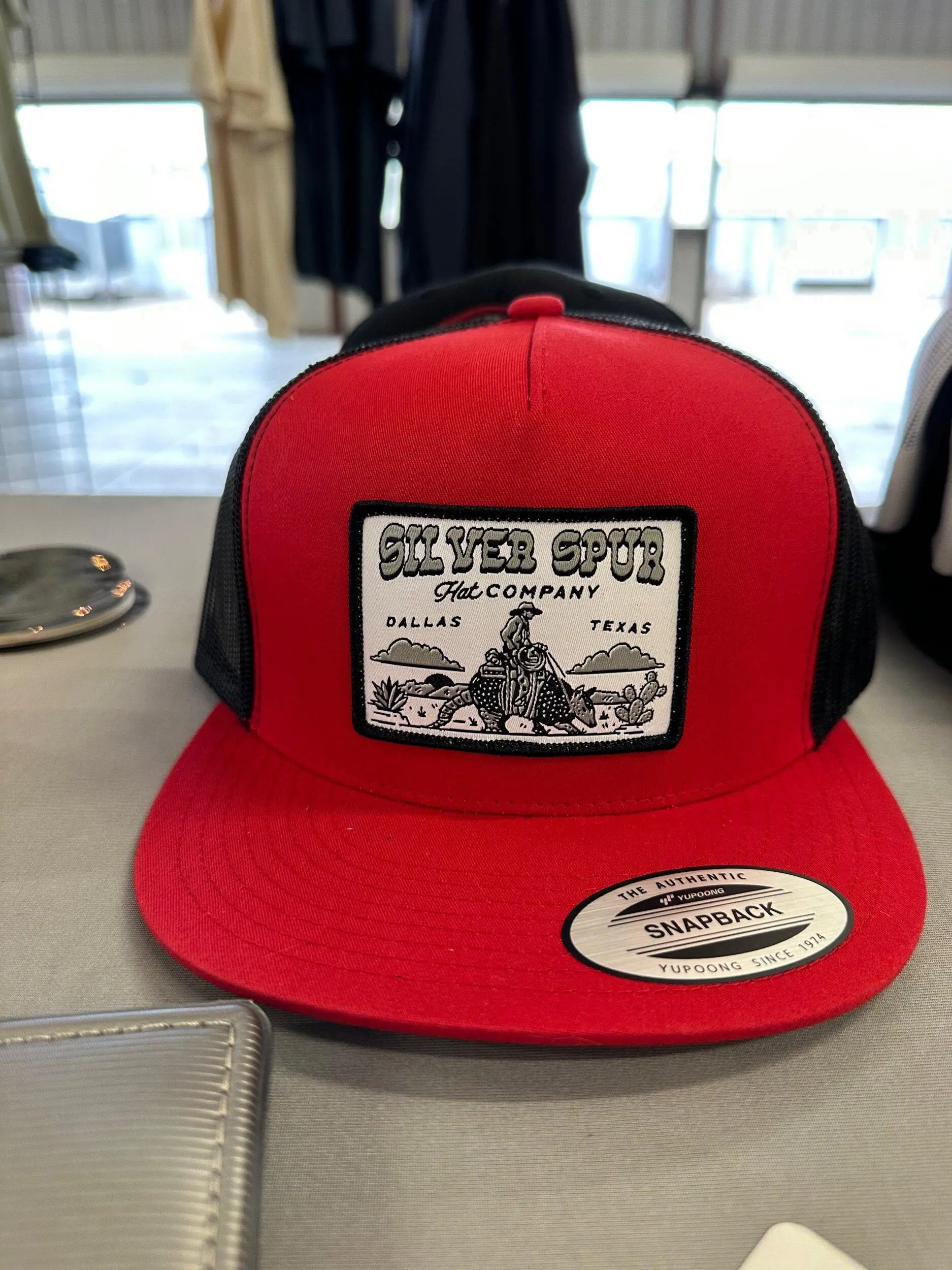 Armadillo 5P RED/BLK
